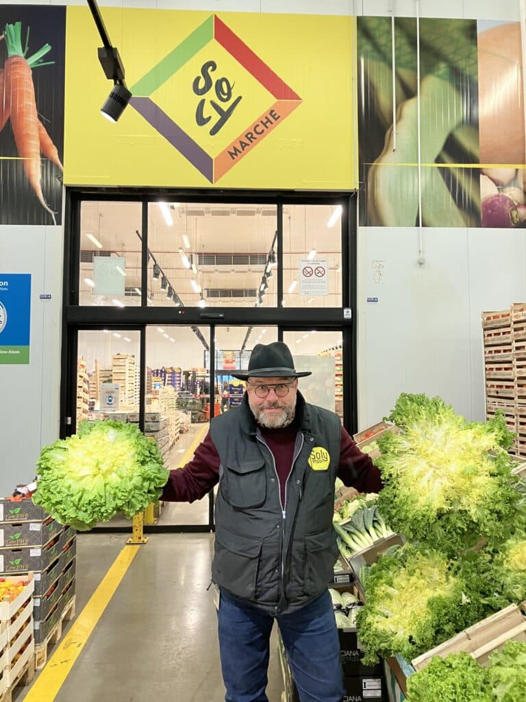 Du vert et de la fraîcheur sur les étals avec nos superbes scaroles et salades frisées origine France.